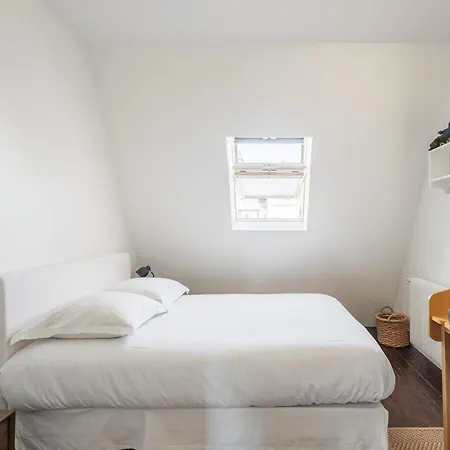 Veeve - Literary Radiance Apartment Paris