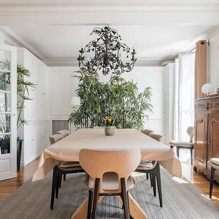 Apartment Veeve - Literary Radiance *